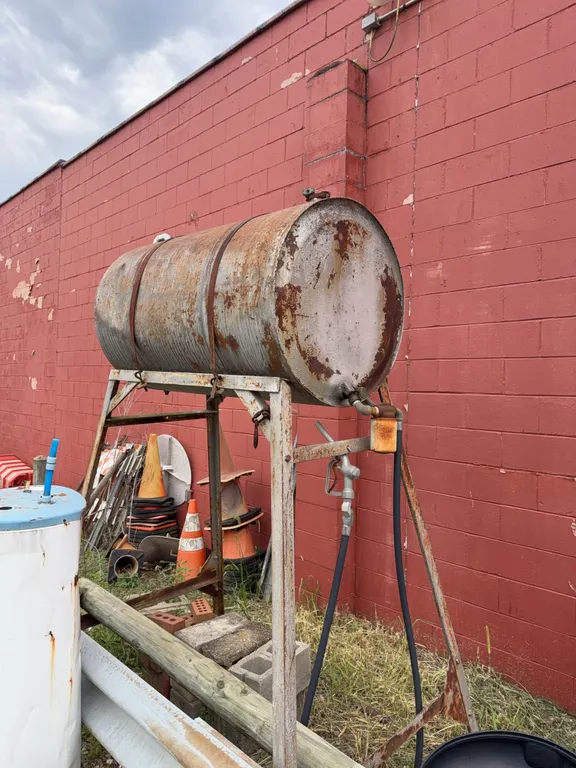 125 gallon diesel tank/tank is empty