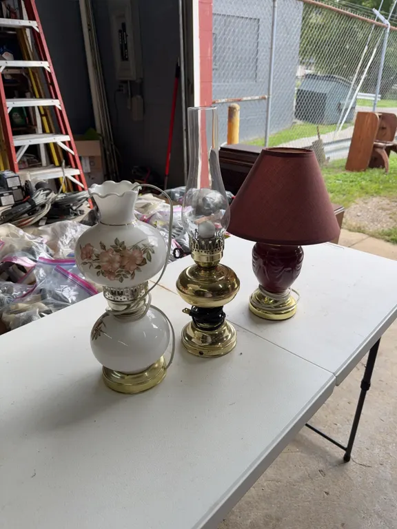 3 electric lamps