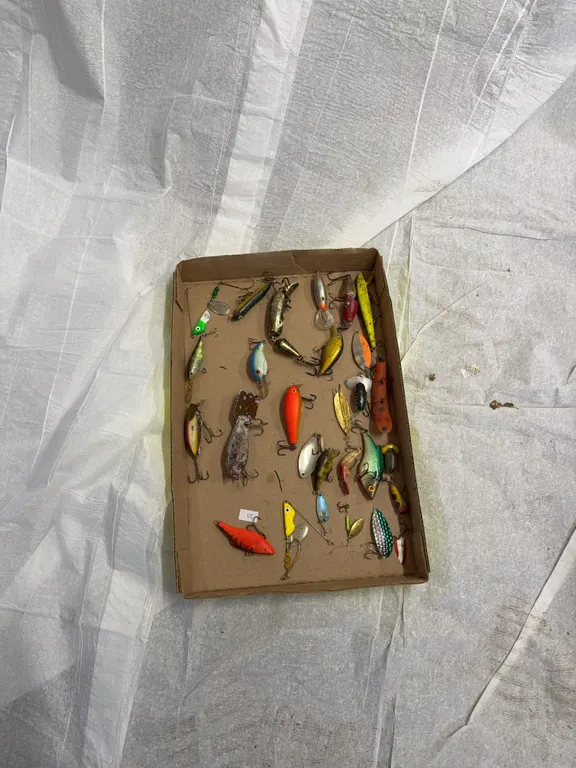 20 fishing lures