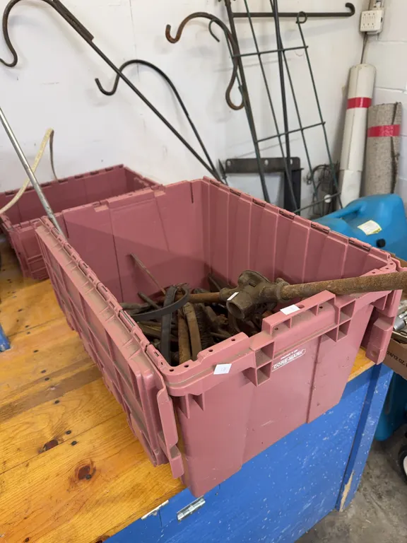 20 in x 12 in x 16 in plastic storage case/includes hand, tools, pliers, screwdrivers, hand, saws, brushes, bungee cords, etc.