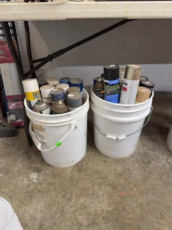 2 bucket of spray paint and rust preventers