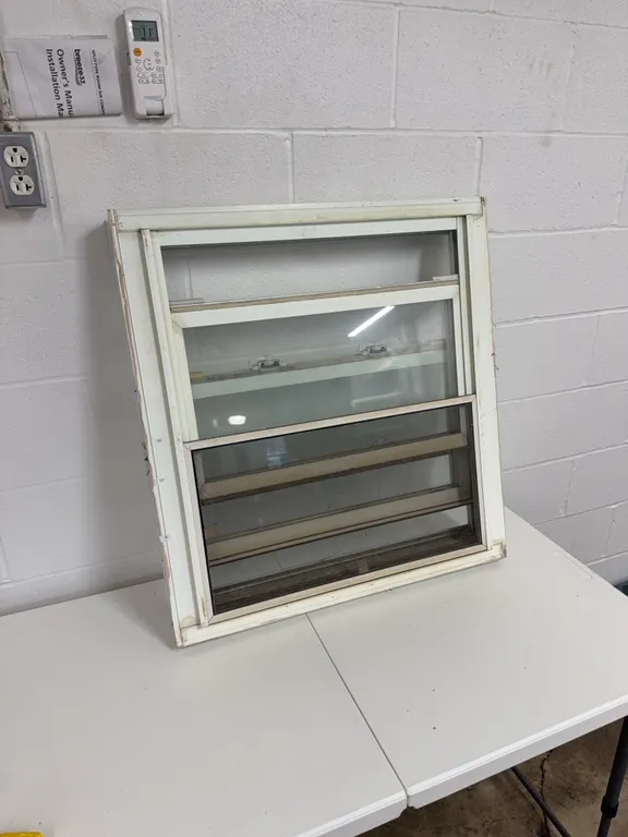 Replacement window 28 in x 29 in