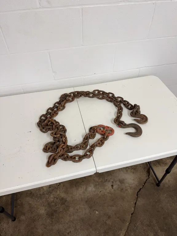 Log chain 11 ft with 2 Hooks and Center Link