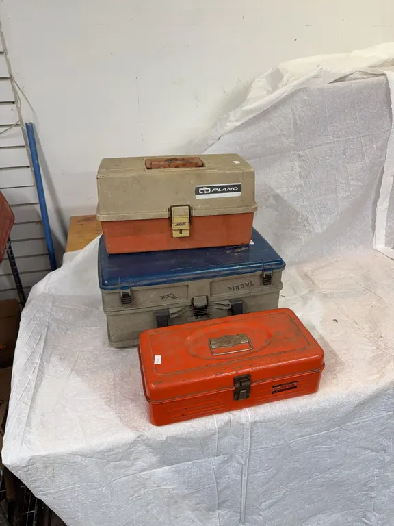3 Tackleboxes