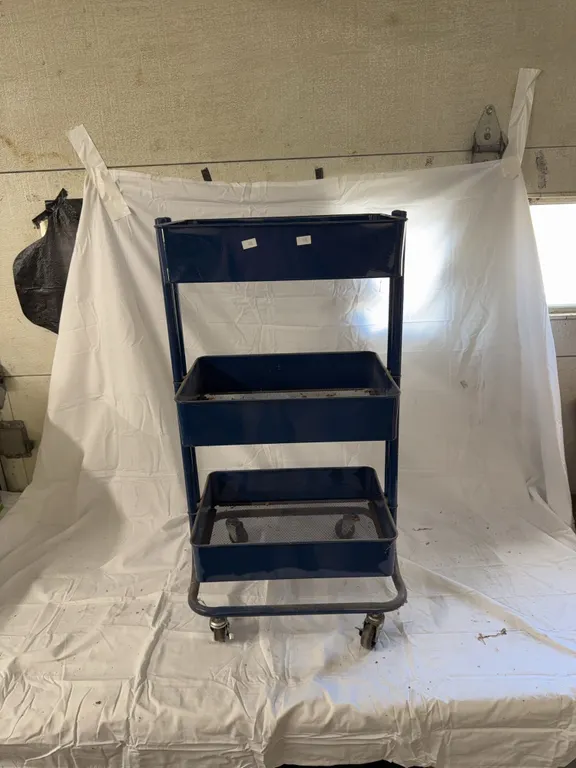 Rolling metal cart 31 inches high