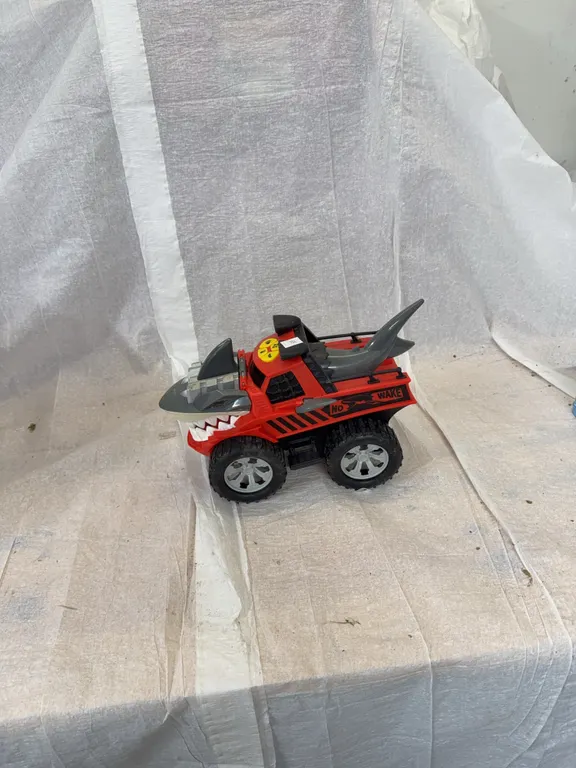 Jaws theme truck, sounds and music