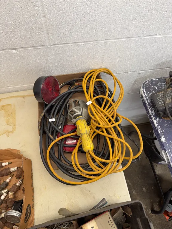 Corded work light, trailer lights