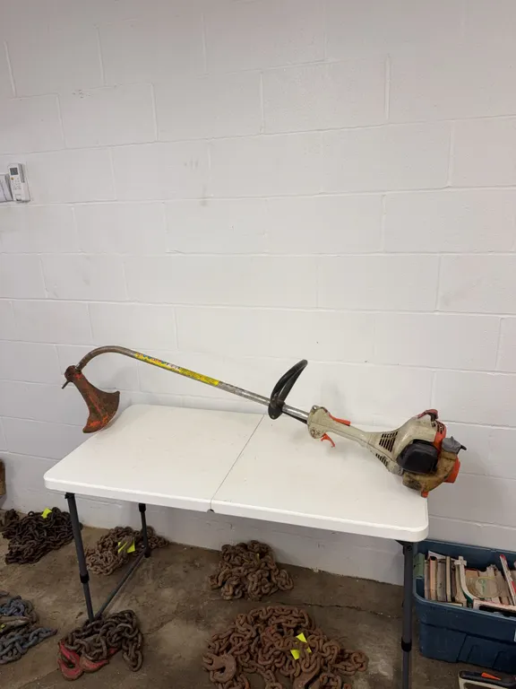 Stihl FS 45 C weedeater with compression