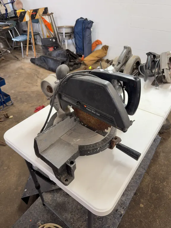 Black & Decker 9 inch power miter saw