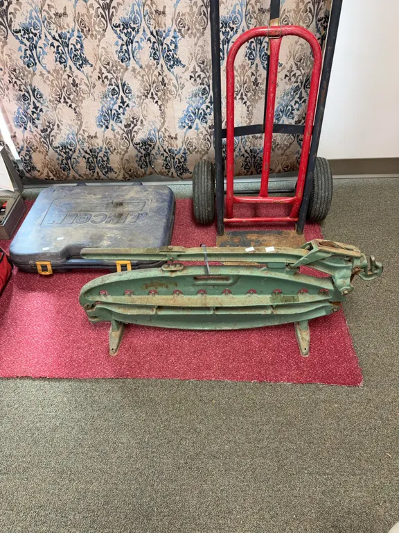 Cast-iron shingle cutter