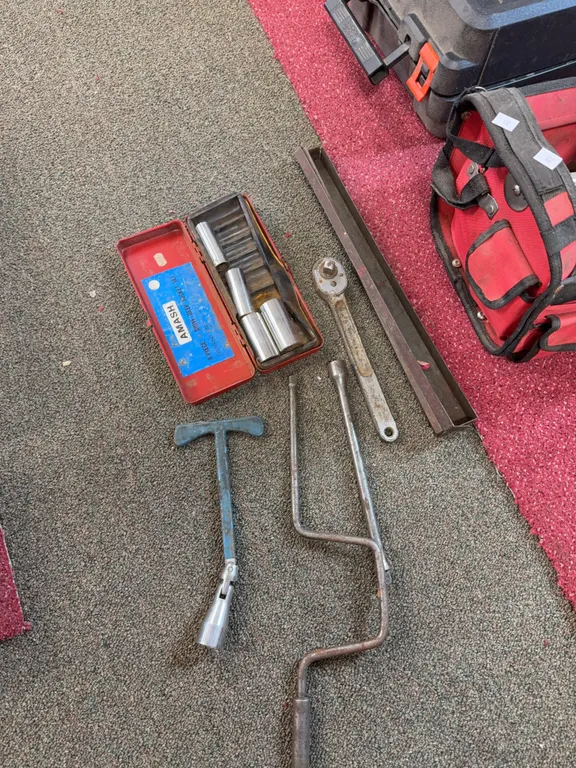 Tool bag/assorted sockets and socket, drivers and extensions