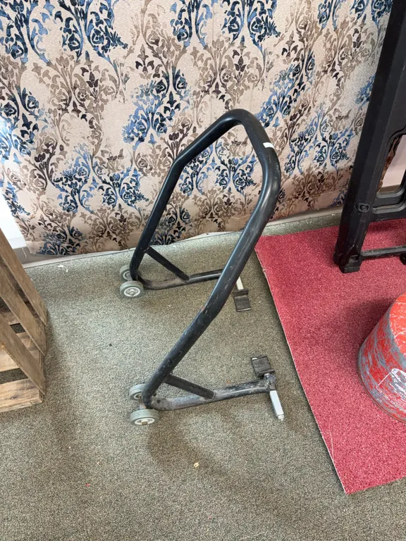 Motorcycle rear paddock stand