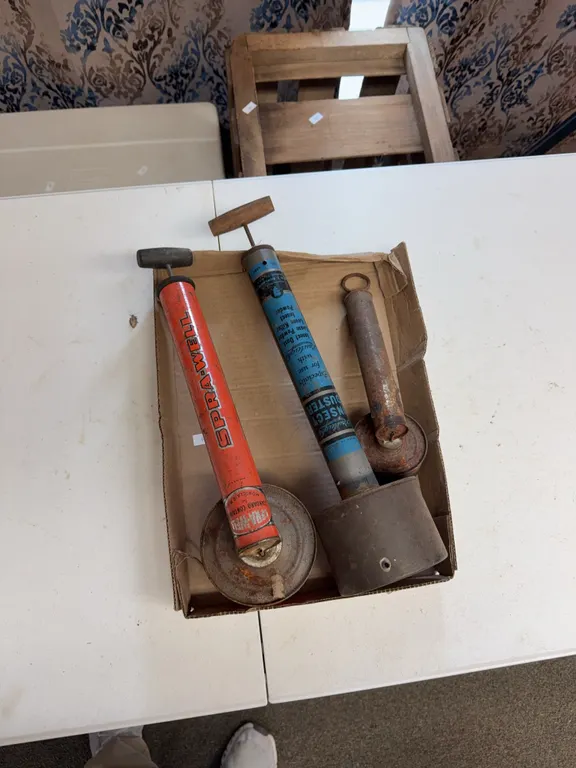 Antique manual insect duster