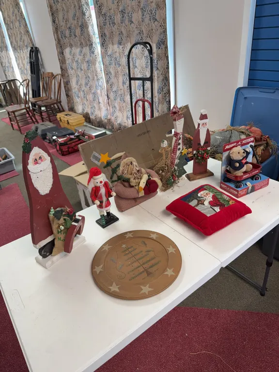 Christmas decor small radio flyer wagon