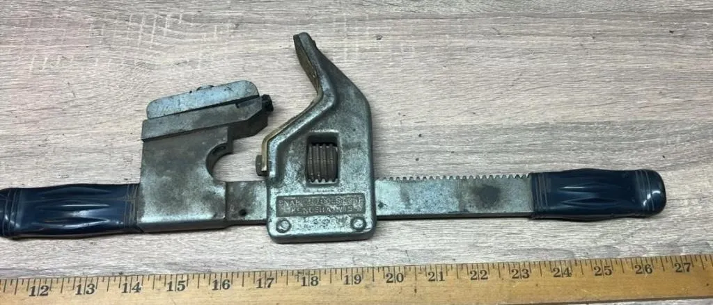 Snap-on Thread Chasing Tool