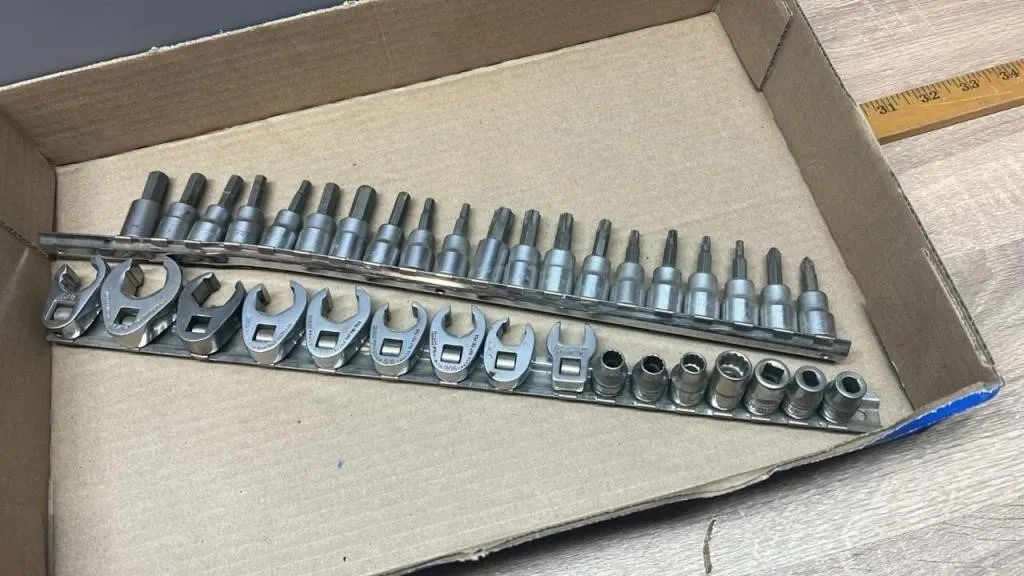 Quantity of Crowfoot and TORX Sockets