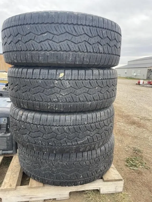 4 All Season 275/65R18 Truck Tires