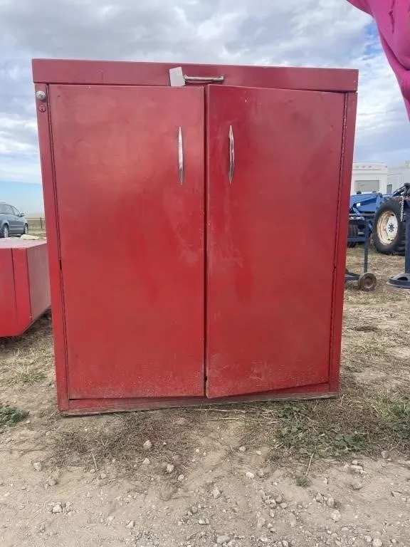 Red Shop/Tool Cabinet W/ Shelves