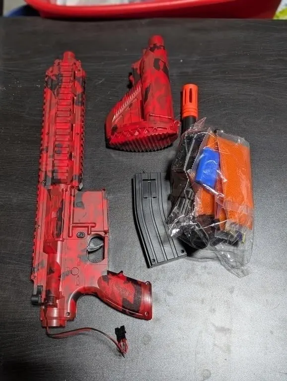 Automatic toy gel blaster rifle