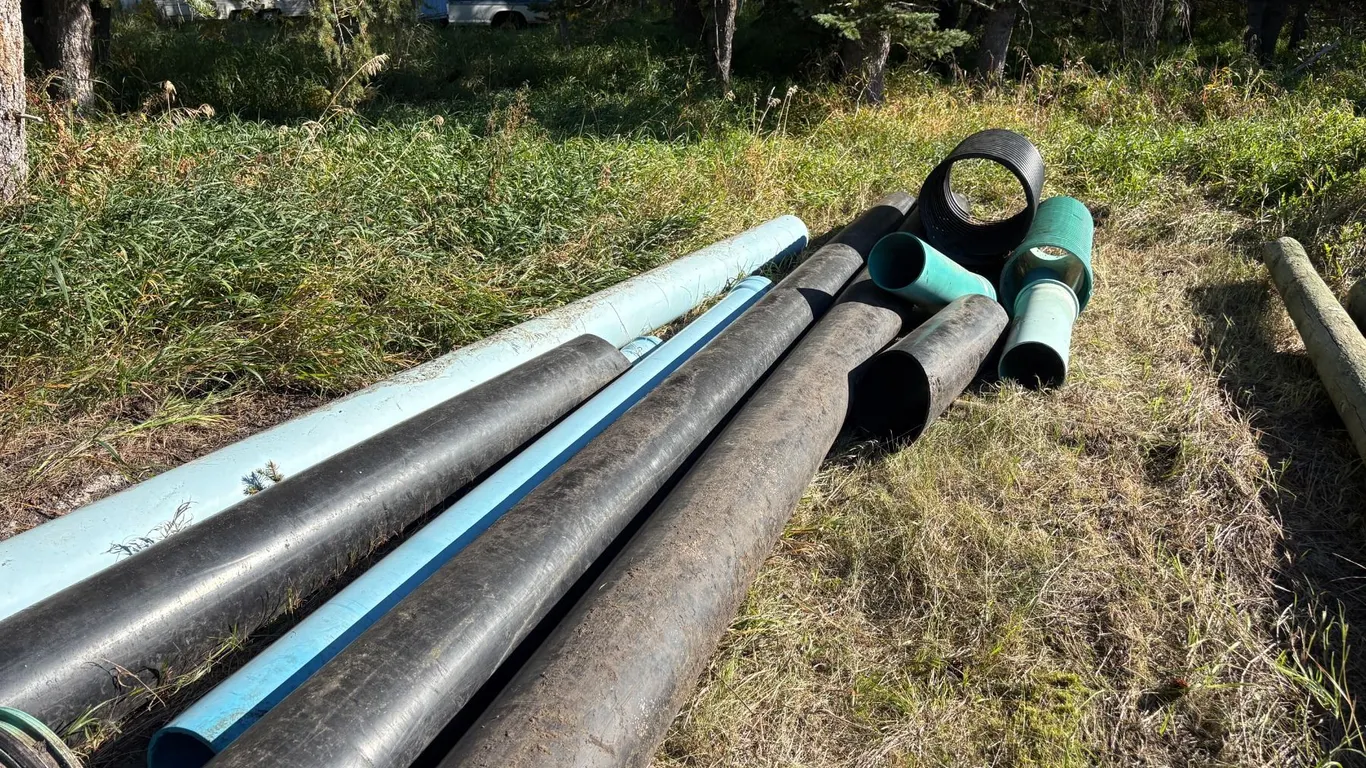 Qty of Plastic pipe