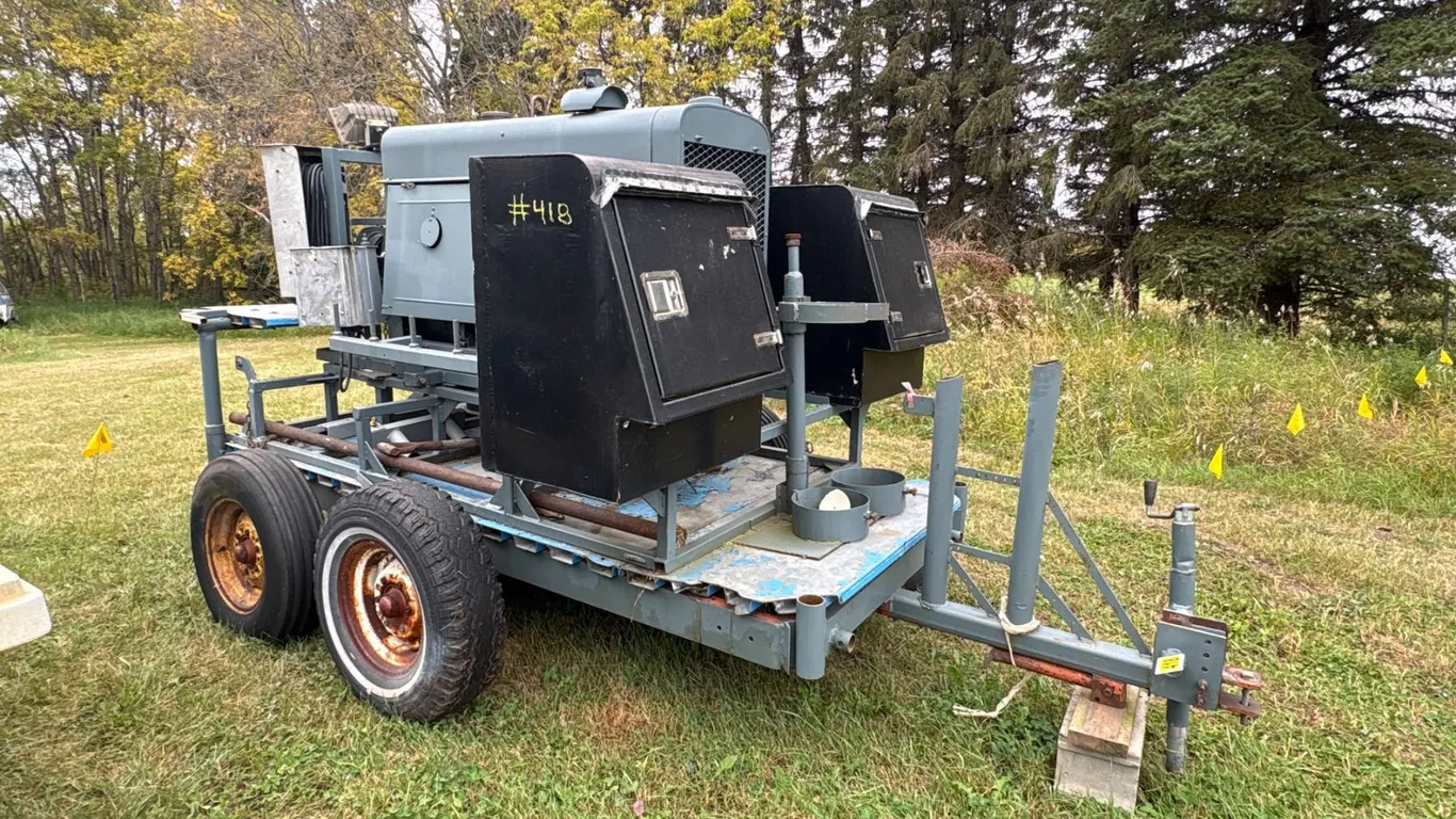 (Lot #'s 417 & 418 are a Group Lot) Lincoln gas welder c/w leads, tool boxes, mtd. On tandem axle tr