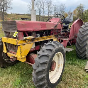 Zahnradfabrik IH FWA tractor, diesel c/w loader, 3 pt hitch, single hyds, showing 4191.3 hrs., appro