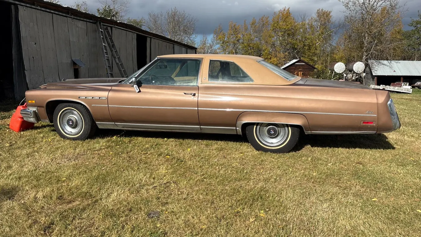 1976 Buick Electra Ltd. 2 Door Hard Top Car, V8 auto, PW, air, showing 60,026 Miles, poor brakes, Ru