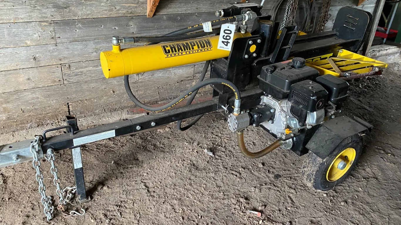 Champion 20-ton wood splitter c/w 208cc gas motor, like new