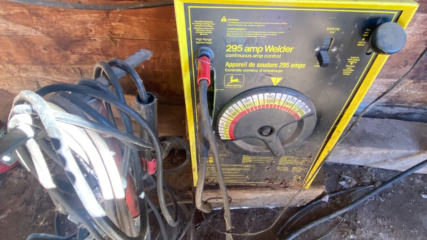 JD 295 amp Welder & helmet