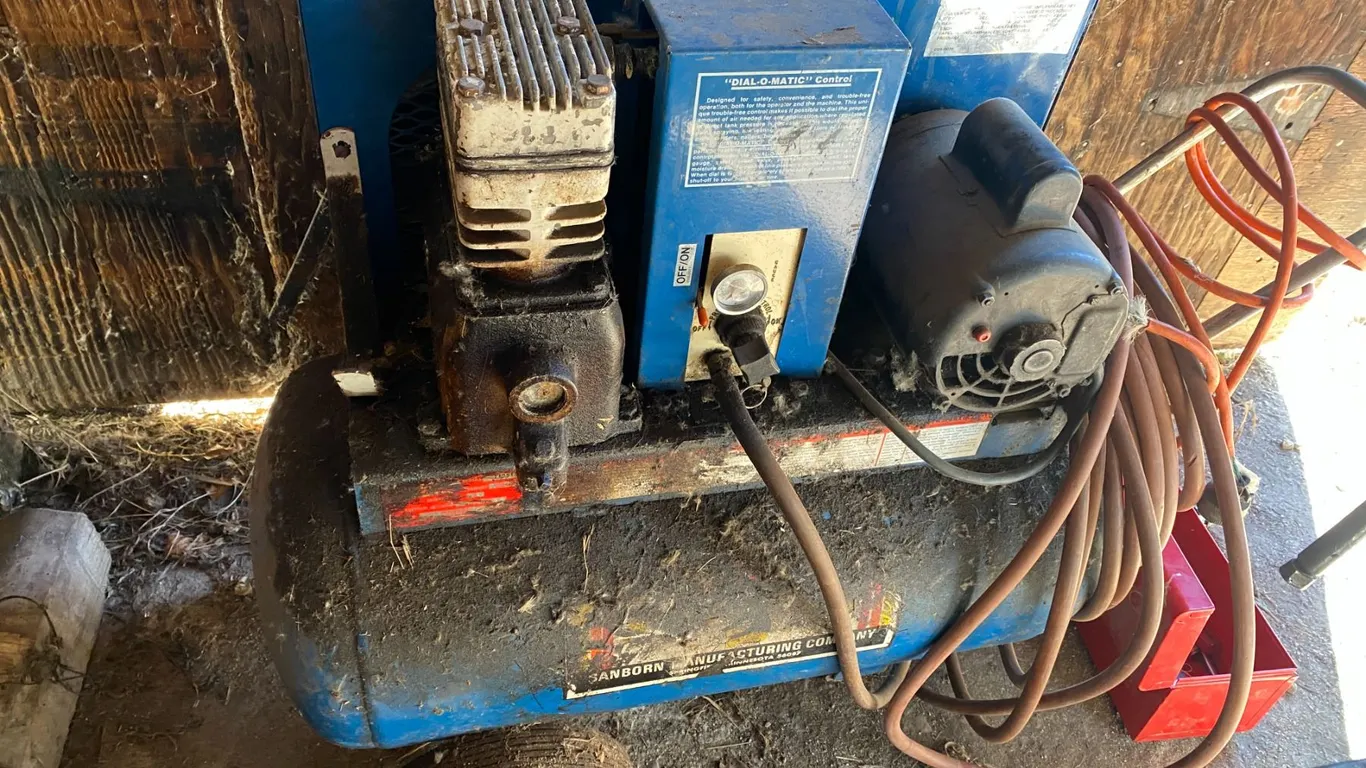 Blue single stage compressor c/w hose & fittings