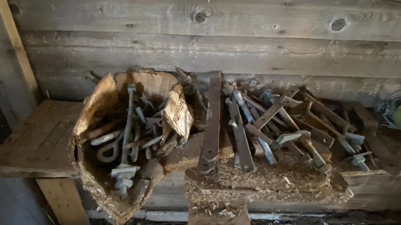 Various traps, metal spray gun etc.