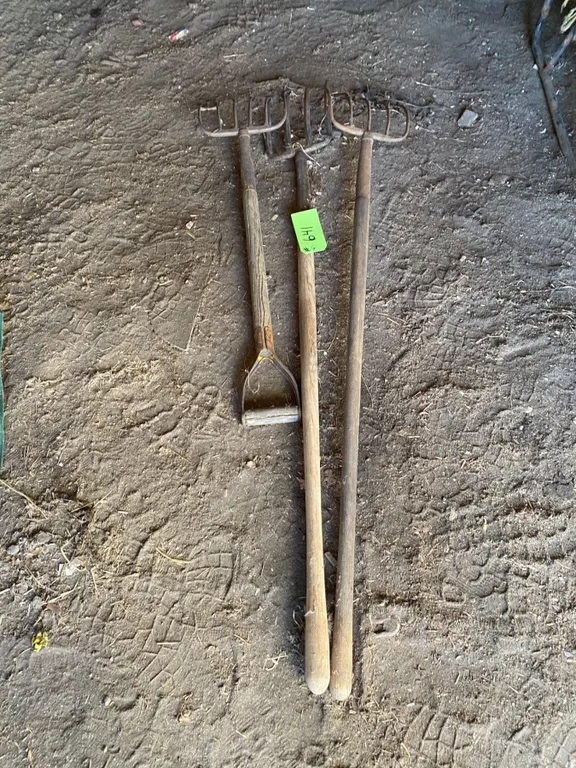 3- Pitch forks