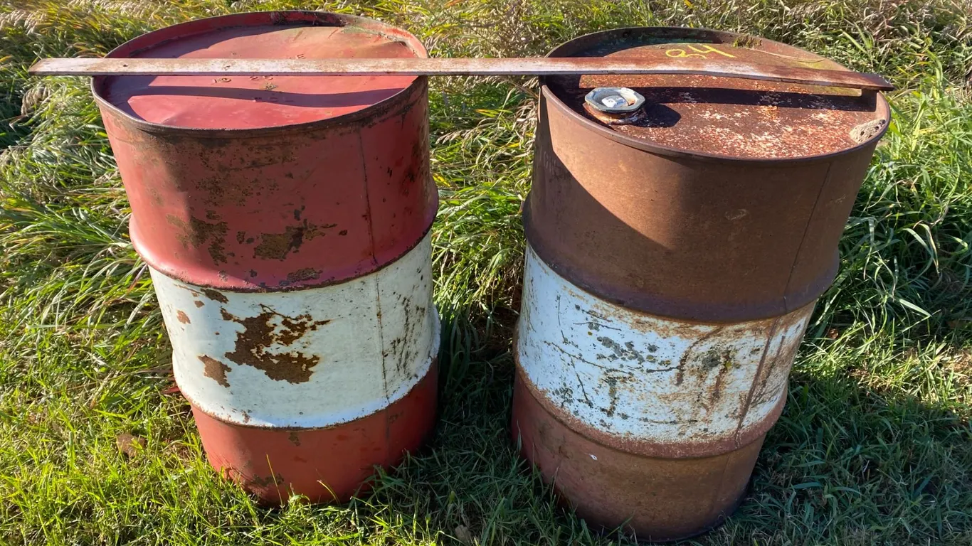 Black pipe, white pipe, steel box, barrels