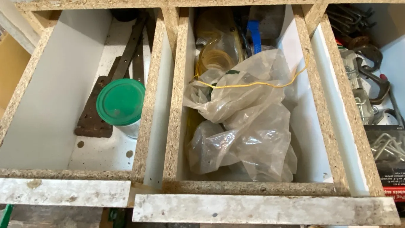 All contents in drawers (Counter Not included)