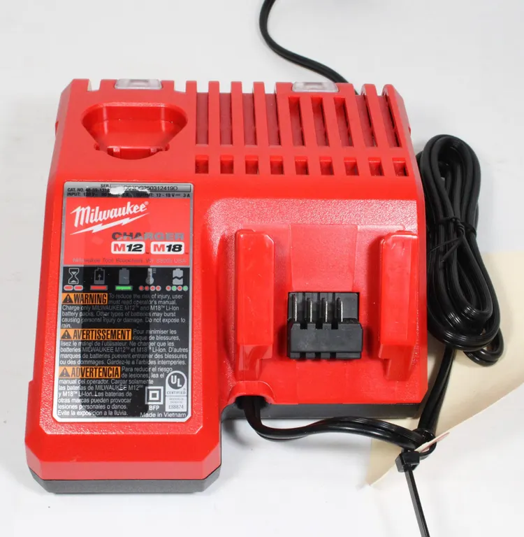 MILWAUKEE M12/M18 BATTERY CHARGER