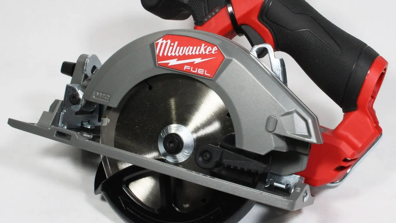 MILWAUKEE CIRCULAR SAW