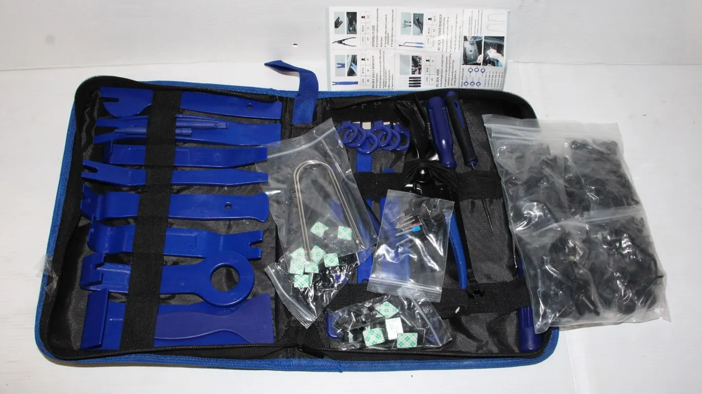 AUTOMOTIVE PANEL REMOVAL KIT