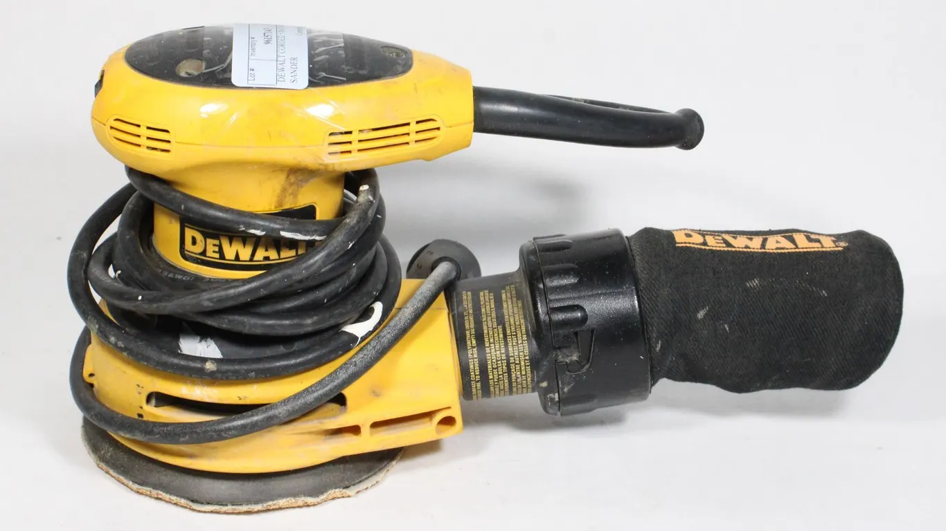 DEWALT CORDED 5 INCH ORBITAL SANDER