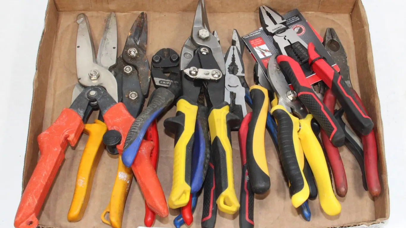 LOT OF ASSORTED SNIPS, PLIERS AND CUTTERS