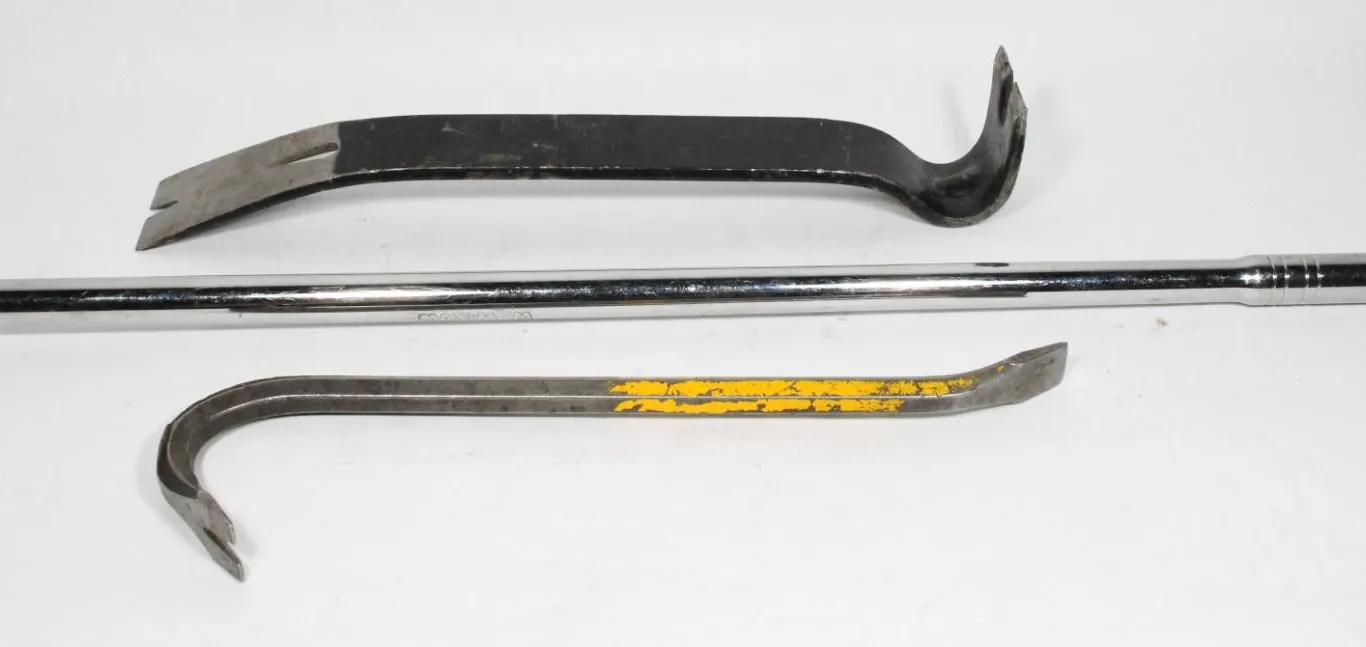 2 CROWBARS AND A BREAKER BAR