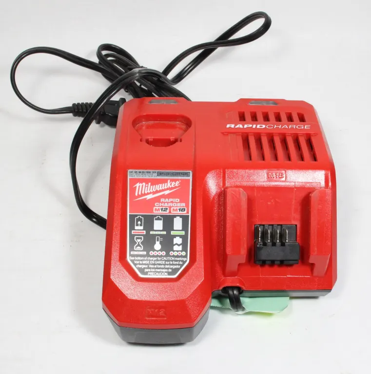 MILWAUKEE RAPID CHARGER M12 M18