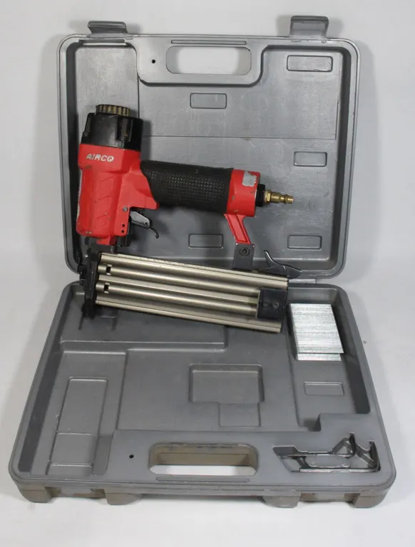 AIR NAILER/ STAPLER IN CASE