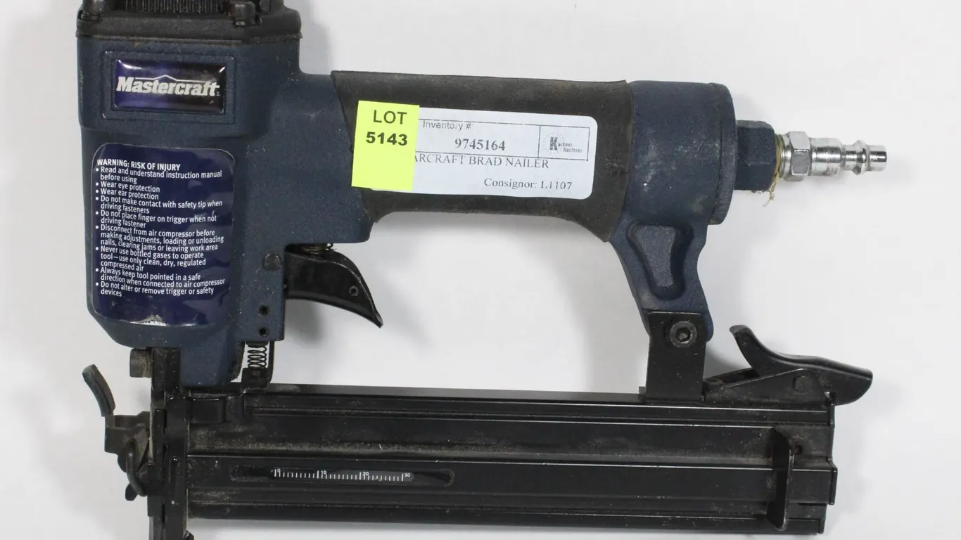 MASTERCRAFT BRAD NAILER