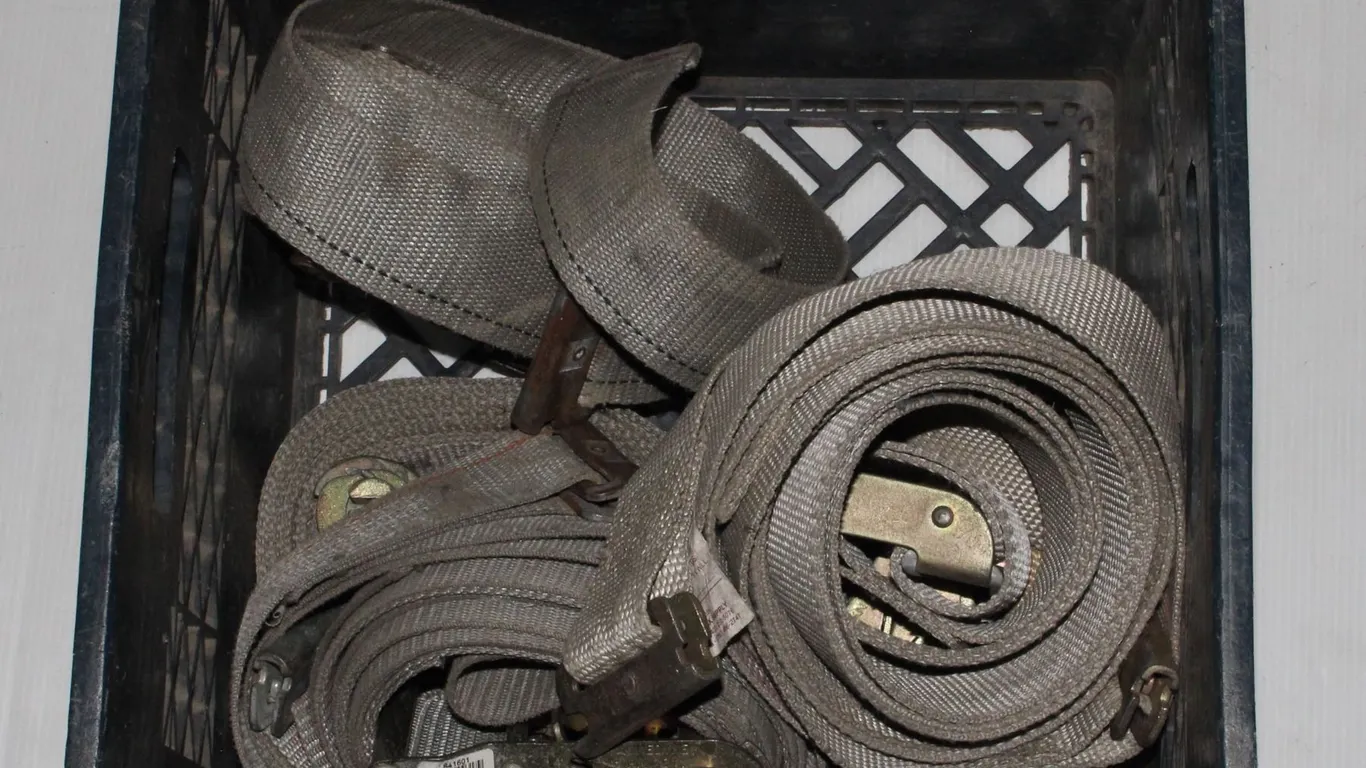 LOT OF 5 SPECIALTY END RATCHET STRAPS