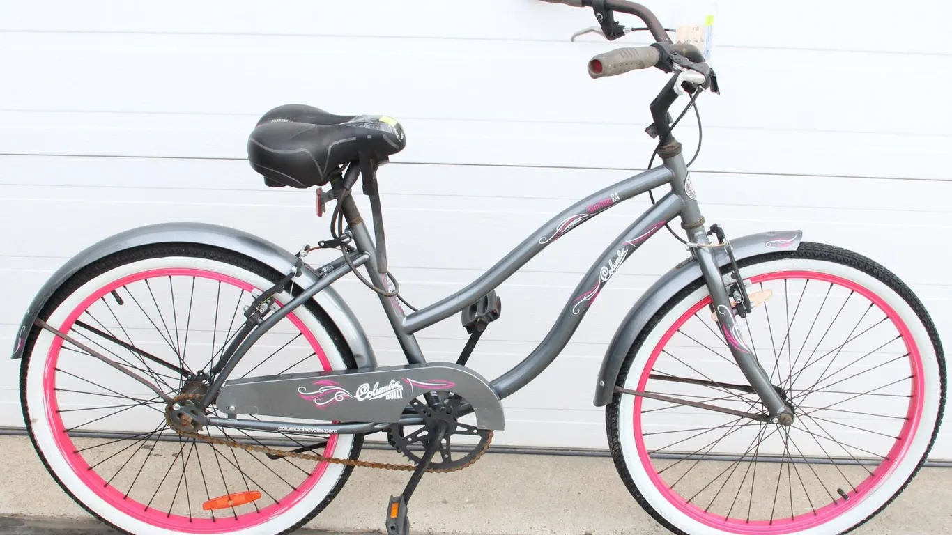 SILVER/PINK COLUMBIA STERLING 24" BIKE