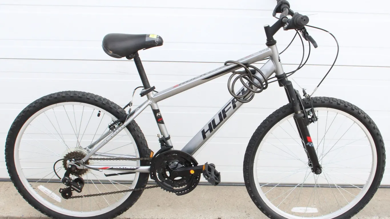 GREY HUFFY MOUNTAIN BIKE