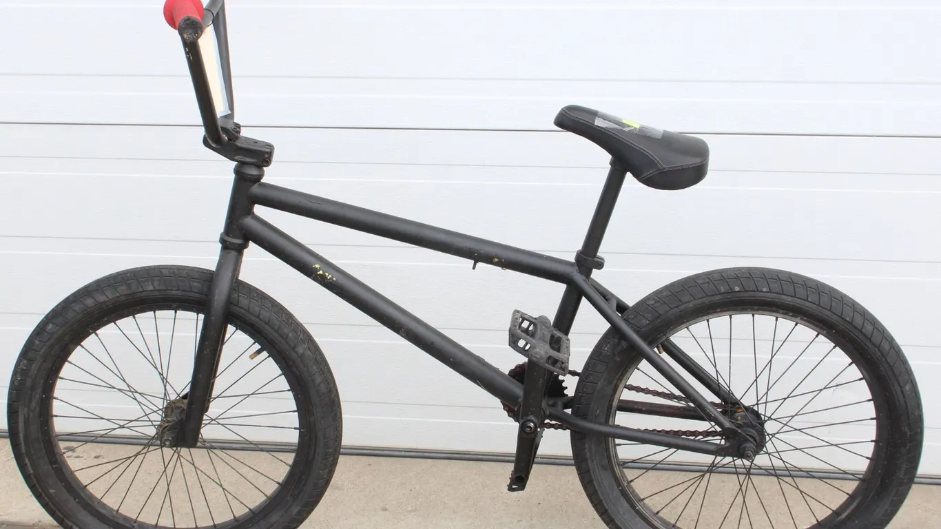 RED BMX BIKE WITH RED HANDLES