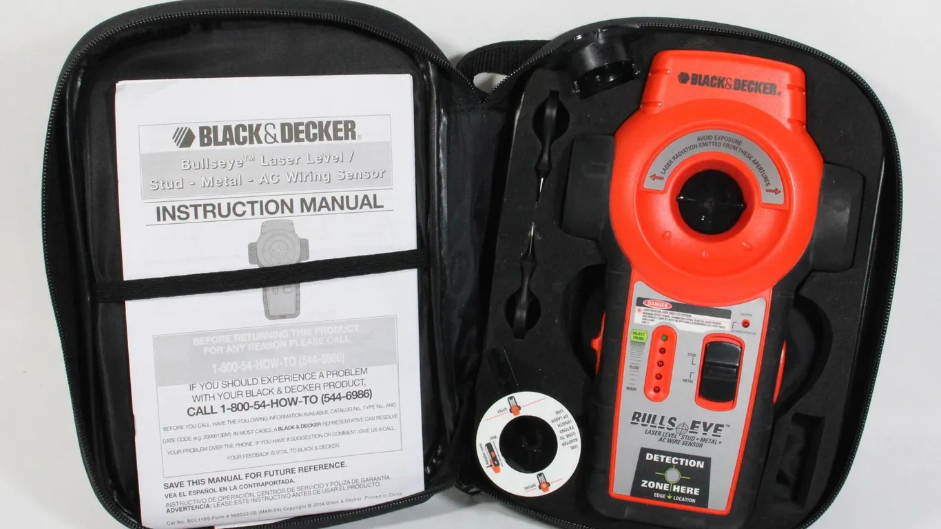 BLACK AND DECKER LASER LEVEL STUD FINDER BDL 1105