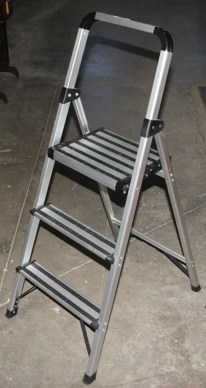 HEAVY DUTY TYPE 1 69CM/27" LADDERS
