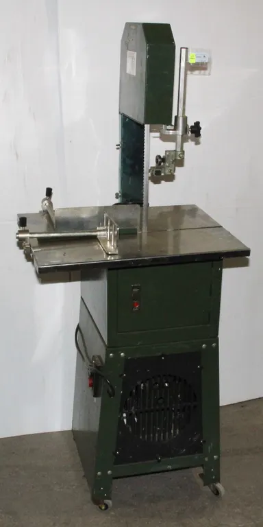 BAND SAW
